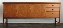 Nathan sideboard, late 60s to early 70s (image Plan20thcenturydesigns)