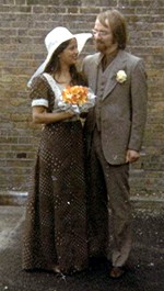 For women the long dress was fashionable
in the 70s, for formal ocassions men still wore suits