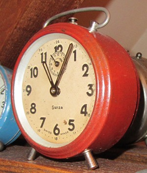 Swiza alarm clock with concealed bell Swiza alarm clock with concealed bell