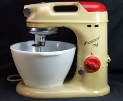 Kenwood Chef A700 Mixer (image ellakissa2)