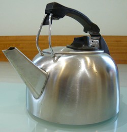 Russell Hobbs K2S, late model with straight spout (image colour_boxx)