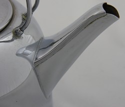 Curved spout on early K2 and K2R