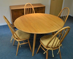 Ercol dining group, 1971 (image dandkcollectables)