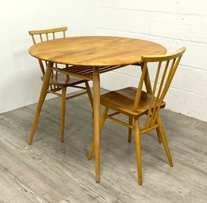 Ercol table and dining chairs (image lytham14) Ercol table and dining chairs (image Lythamdesign and Antiques)
