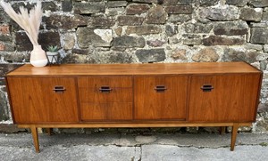 Nathan Corinthian sideboard, 1960s (image shiva.vikto) Nathan Corinthian sideboard, 1960s (image shiva.vikto)