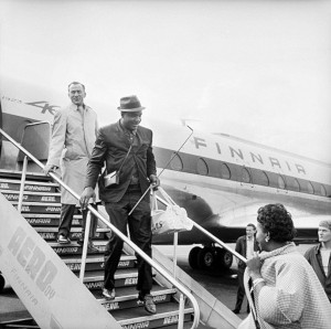 Sonny Liston arriving to Finland in 1963 Sonny Liston arriving to Finland in 1963