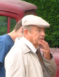 Oscar Blaketon, played by Derek Fowlds